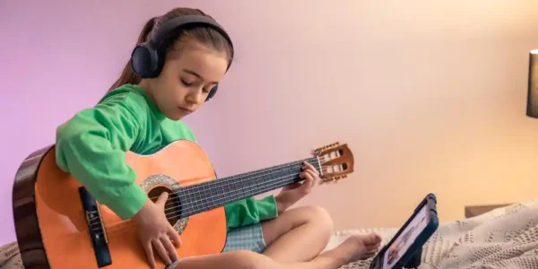 Musik dan otak bekerja bersama membentuk kreativitas, memori, dan fokus. Temukan hubungan unik antara keduanya dalam artikel ini.